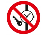 запрещается иметь при (на) себе металлические предметы (часы и т.п.)
